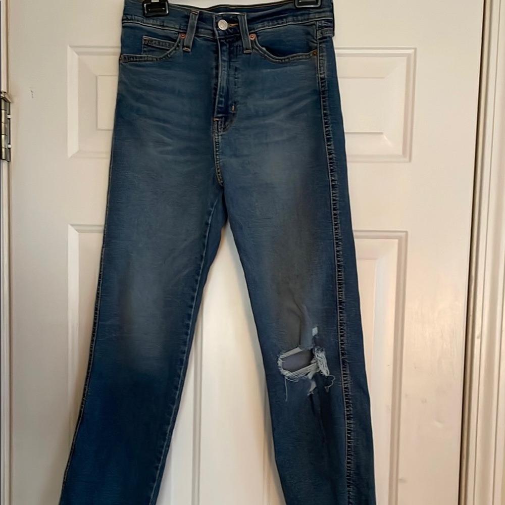 Levi signature high rise ankle crop jeans size 4, w27